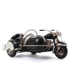 Moto noire avec side car